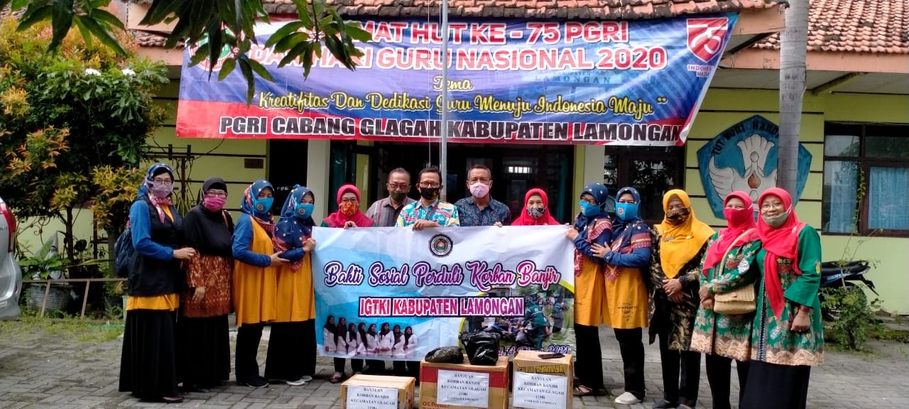 MIH Unitomo Kelas P 2021 Baksos Korban Banjir Bandang Lumajang